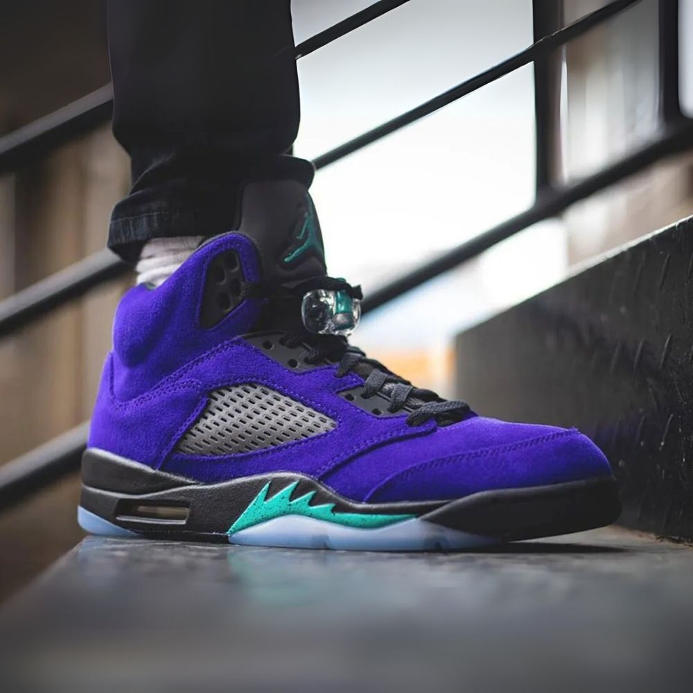 Air Jordan 5 Retro Alternate Grape Black